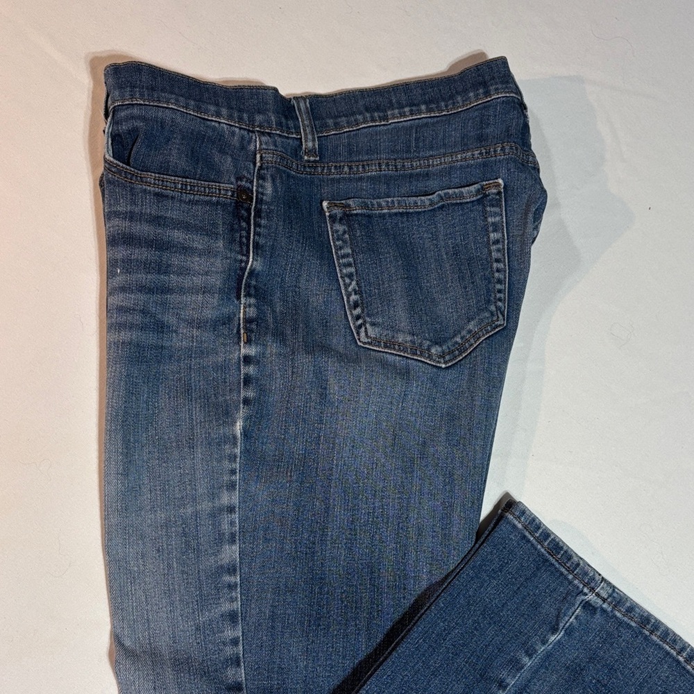 JCPenney Women's Slim Straight Leg Stretch Blue Jeans 32/14 - Picture 3 of 16